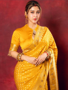 हल्दी सेरेमनी में पहनें ये शानदार पीले आउटफिट्स