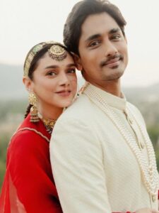 सुर्ख लाल लहंगा पहन दूसरी बार दुल्हन बनीं अदिति, देखिए शादी की रॉयल तस्वीरें