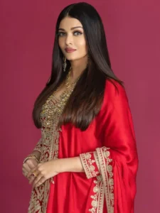 वेडिंग सीजन के लिए Aishwarya Rai का शानदार सूट कलेक्शन