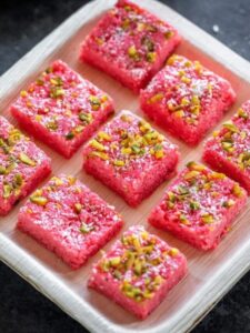 भैया दूज पर ऐसे बनाएं शुगर फ्री नारियल मावा बर्फी