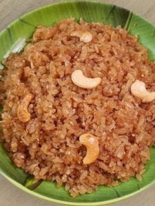 सर्दियों में सेहत के लिए बेहद फायदेमंद है गुड़ वाला पोहा