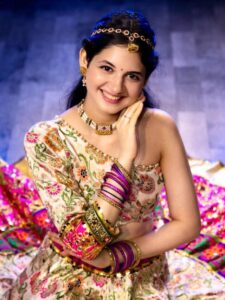 यंग गर्ल के लिए Harshaali Malhotra के यूनीक लहंगे