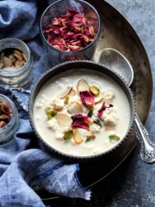 घर आए मेहमानों को मीठे में खिलाएं पनीर की खीर