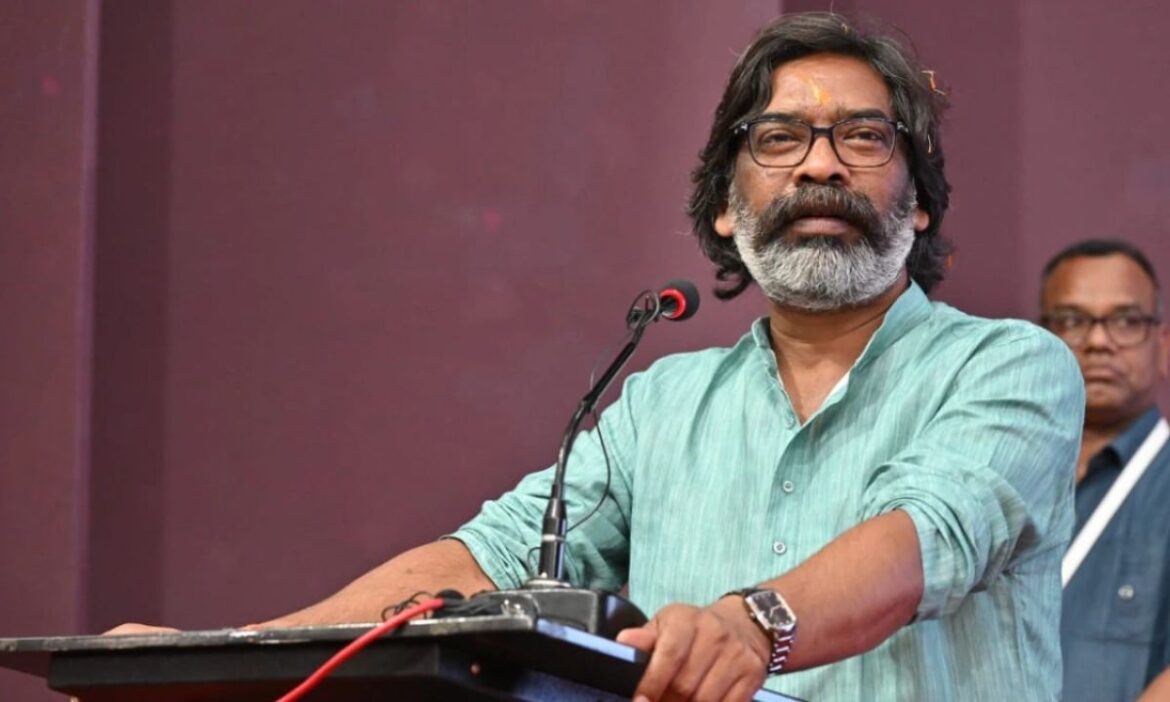 हेमंत सोरेन ने अमित शाह पर किया पलटवार, कहा - यहां न NRC लागू होगा और न ही UCC