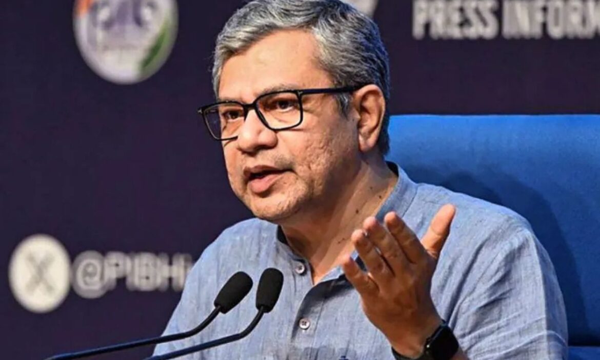 Cabinet Meeting: मोदी सरकार ने कैबिनेट बैठक में कई बड़े फैसले लिए हैं जिनमें देशभर में 85 नए केंद्रीय विद्यालय और 28 नए नवोदय विद्यालय खोलने को मंजूरी दी है. इसके साथ दिल्ली मेट्रो को भी लेकर बड़े एलान किए हैं.