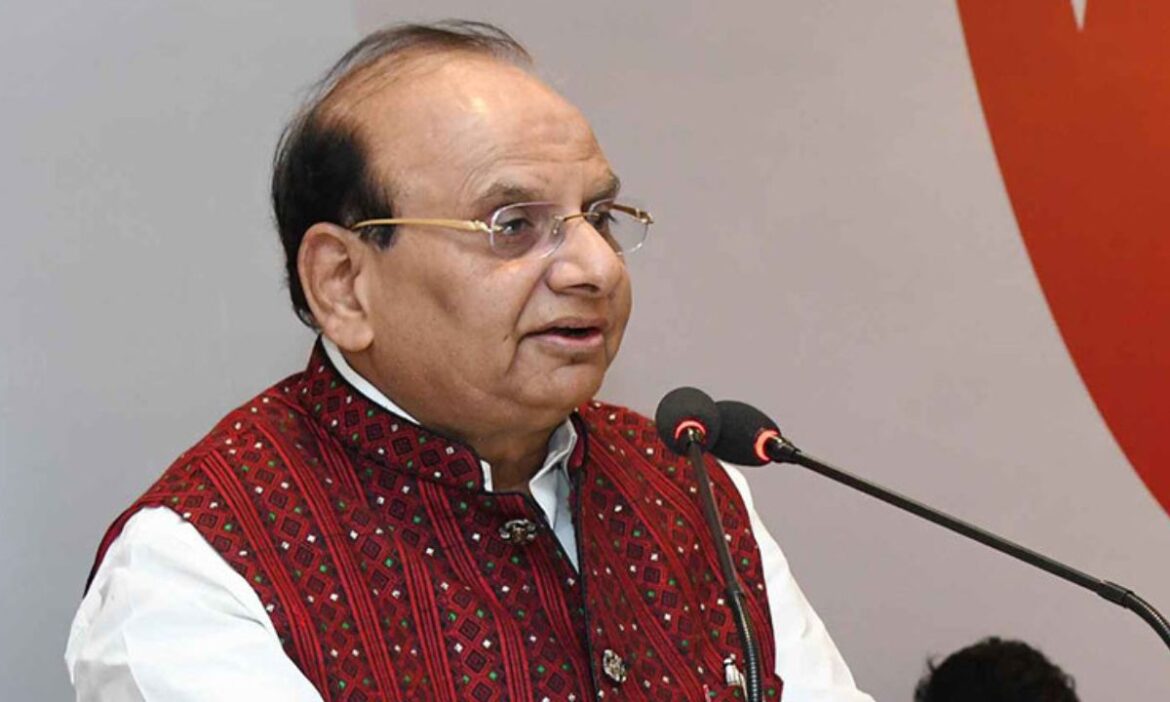 CAG Report: देश की राजधानी दिल्ली के एलजी वी के सक्सेना ने मुख्यमंत्री आतिशी को पत्र लिखकर सरकार की आलोचना की है. इस पत्र उन्होंने 19 दिसंबर को CAG रिपोर्ट पर विशेष सत्र बुलाने को कहा है.