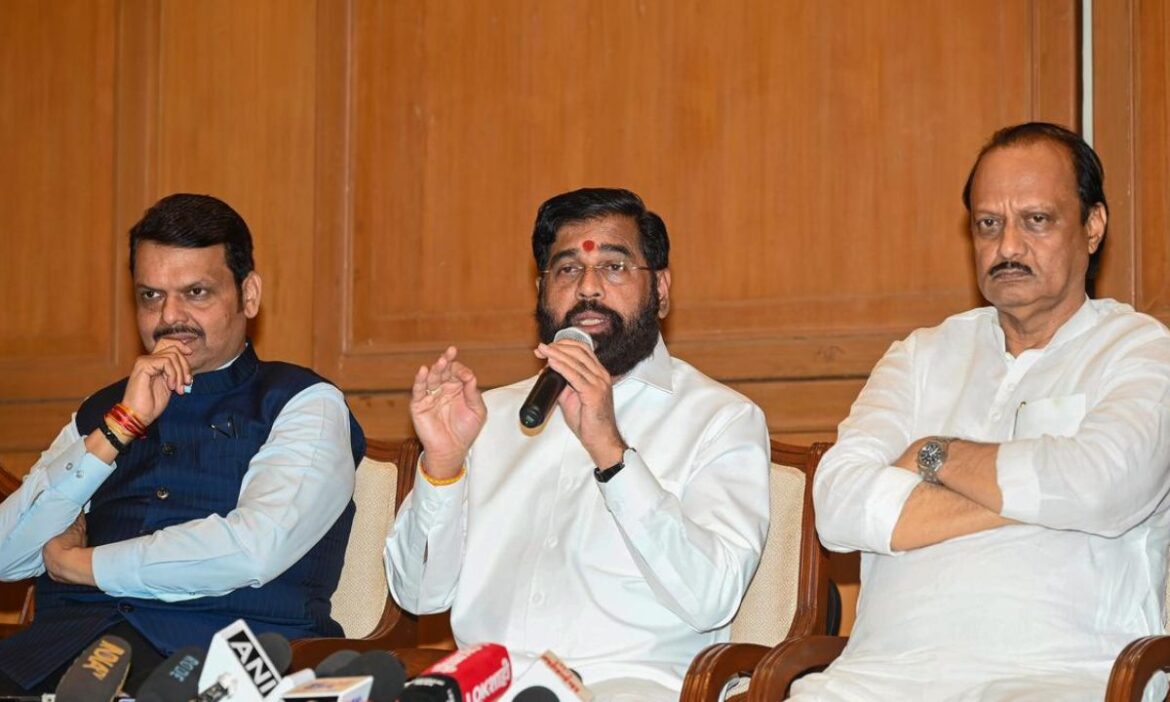 Maharashtra CM Announcement: महाराष्ट्र में मुख्यमंत्री के नाम पर सस्पेंस अब भी जारी है. इस बीच 4 दिसंबर को महाराष्ट्र के नए सीएम का एलान कर दिया जाएगा.