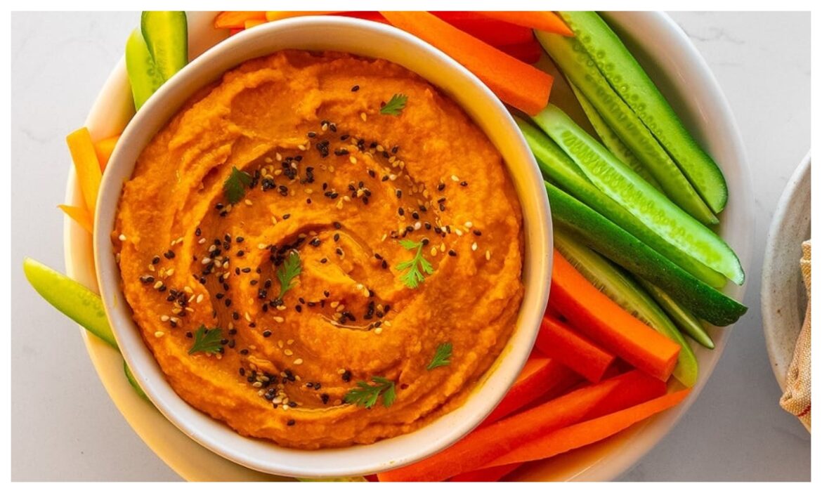 Winter Special: धनिया-पुदीने की चटनी खाकर हो गए हैं बोर तो इस विंटर ट्राई करें गाजर की चटपटी चटनी