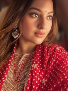 नई नवेली दुल्हन के लिए बेस्ट हैं ऐसे 5 डिजाइनर सूट