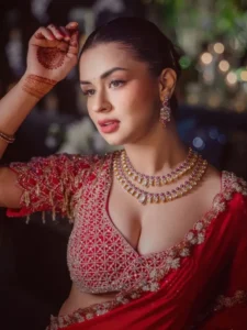 दुल्हन अपनी मेकअप किट में जरूर शामिल करें ये 5 लिप शेड्स