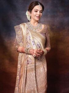 शादी सीजन के लिए Nita Ambani का हैंडलूम साड़ी कलेक्शन