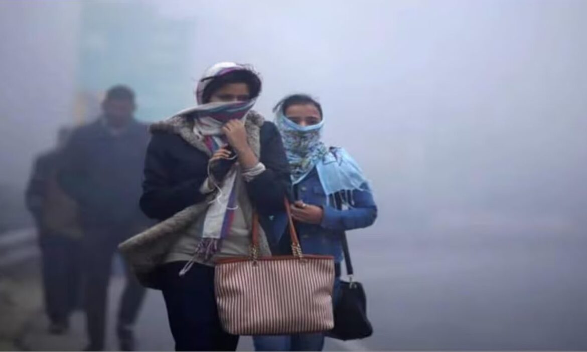Weather Update: नए साल से पहले बारिश-ठंड को लेकर अलर्ट जारी, यहां जानें अपने राज्यों का हाल