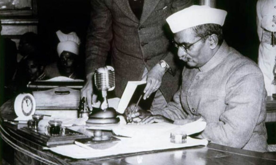 'महल' जैसे भवन में रहकर भी सोते थे चटाई पर, राष्ट्रपति को क्यों लेने पड़े थे अपनी ही पत्नी के जेवर