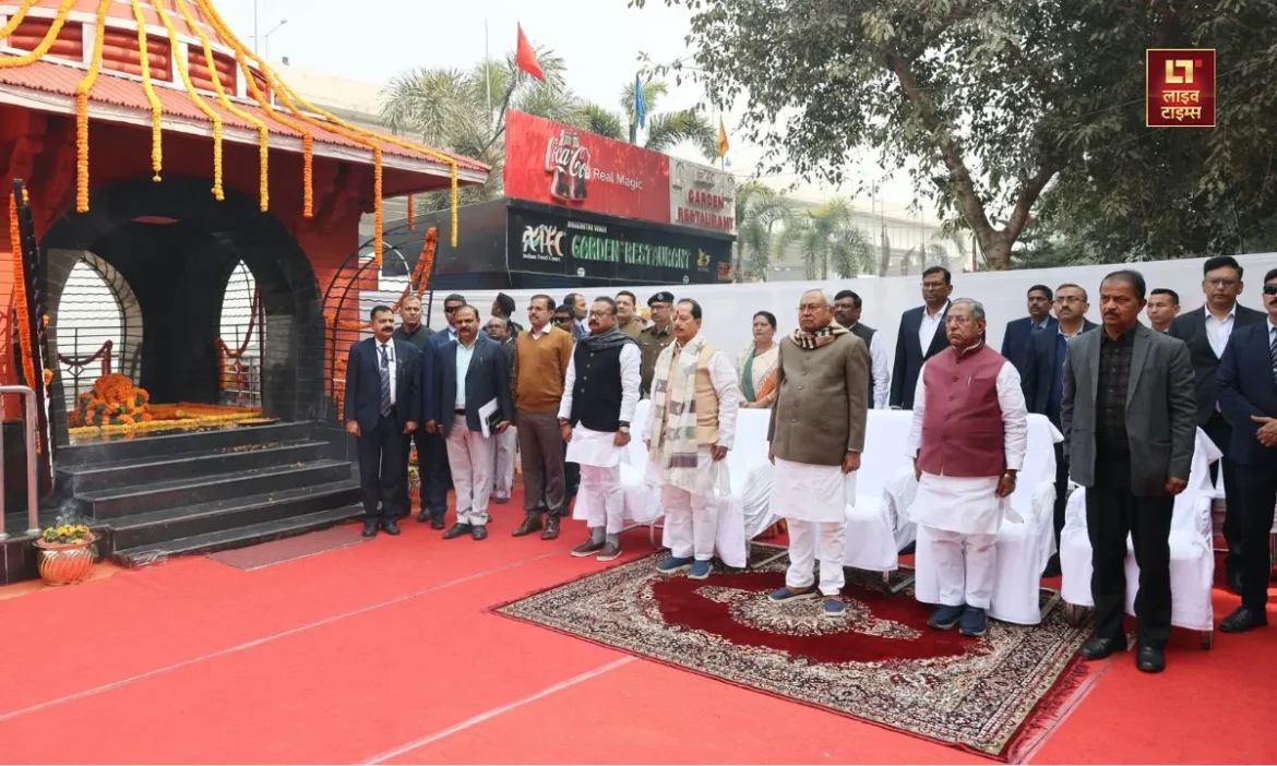 Bihar, CM Nitish Kumar, clapping, Mahatma Gandhi, tribute strange video, live times