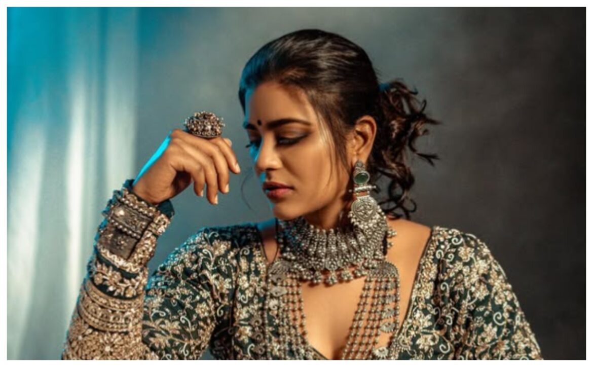 महंदी हो या शादी हर फंक्शन में दिखेंगी आप ही, जब पहनेंगी Aishwarya Rajesh जैसे क्लासी इयररिंग्स