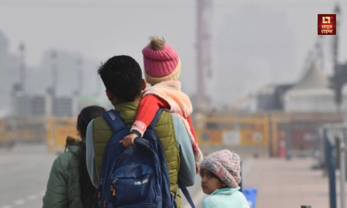 Delhi Weather Update : राजधानी दिल्ली समेत देशभर के कई राज्यों में मौसम रोजाना रंग बदल रहा है. पिछले दो दिनों से हो रही धूप की वजह से दिल्ली-NCR में कड़ाके की ठंड से राहत मिली है.