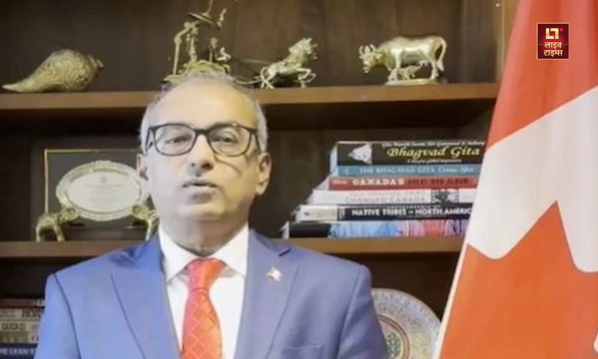 Canada PM : कनाडा के पीएम जस्टिन ट्रूडो के इस्तीफे के बाद वहां की राजनीति में हलचल तेज हो गई है. इसी बीच कनाडा के भारतीय मूल के सांसद चंद्र आर्य ने प्रधानमंत्री पद के लिए दावेदारी पेश कर दी है.