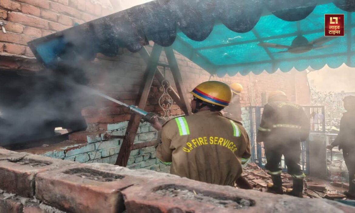 Ghaziabad News : गाजियाबाद के कंचन पार्क इलाके में एक मकान में आग लग गई. इसके चलते एक ही परिवार के 4 लोगों की मौत हो गई है.