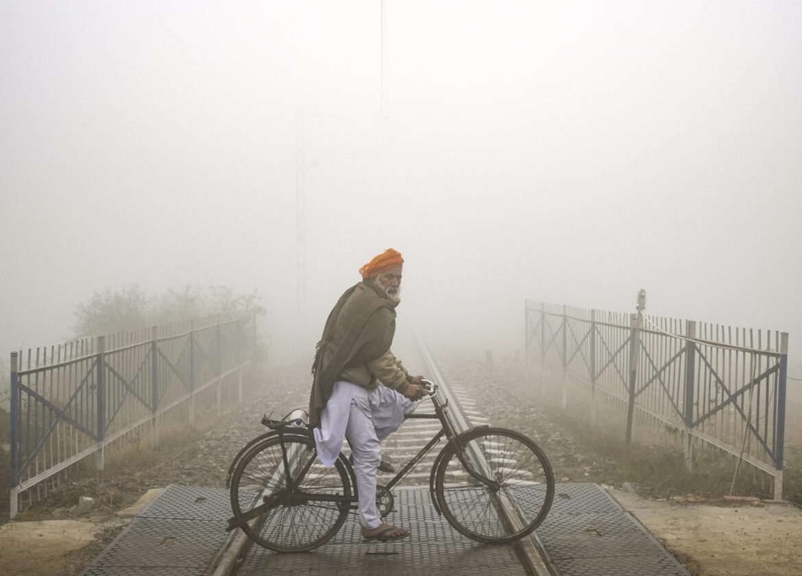North India Cold Update : कश्मीर से दिल्ली तक बदला मौसम, यहां जानिये अपने-अपने राज्यों का हाल