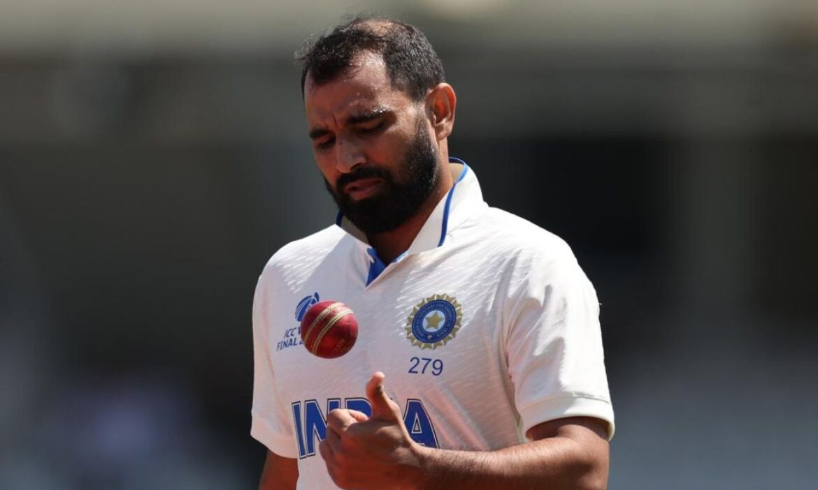 Mohammed Shami News : ऑस्ट्रेलिया में बॉर्डर-गावस्कर ट्रॉफी 1-3 से गंवाने के बाद देश में मोहम्मद शमी को लेकर काफी चर्चा हो रही है. इसी बीच पूर्व कोच रवि शास्त्री और पूर्व ऑस्ट्रेलियाई खिलाड़ी रिकी पोंटिंग की भी प्रतिक्रिया सामने आई है.