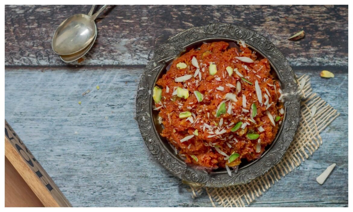 Happy New Year 2025: नए साल के अवसर पर बनाएं Gajar Ka Halwa, स्वाद में लगेगा इतना लजीज कि दिन बन जाएगा खास