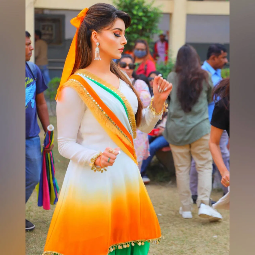 Stylish Republic Day Suit - Live Times
