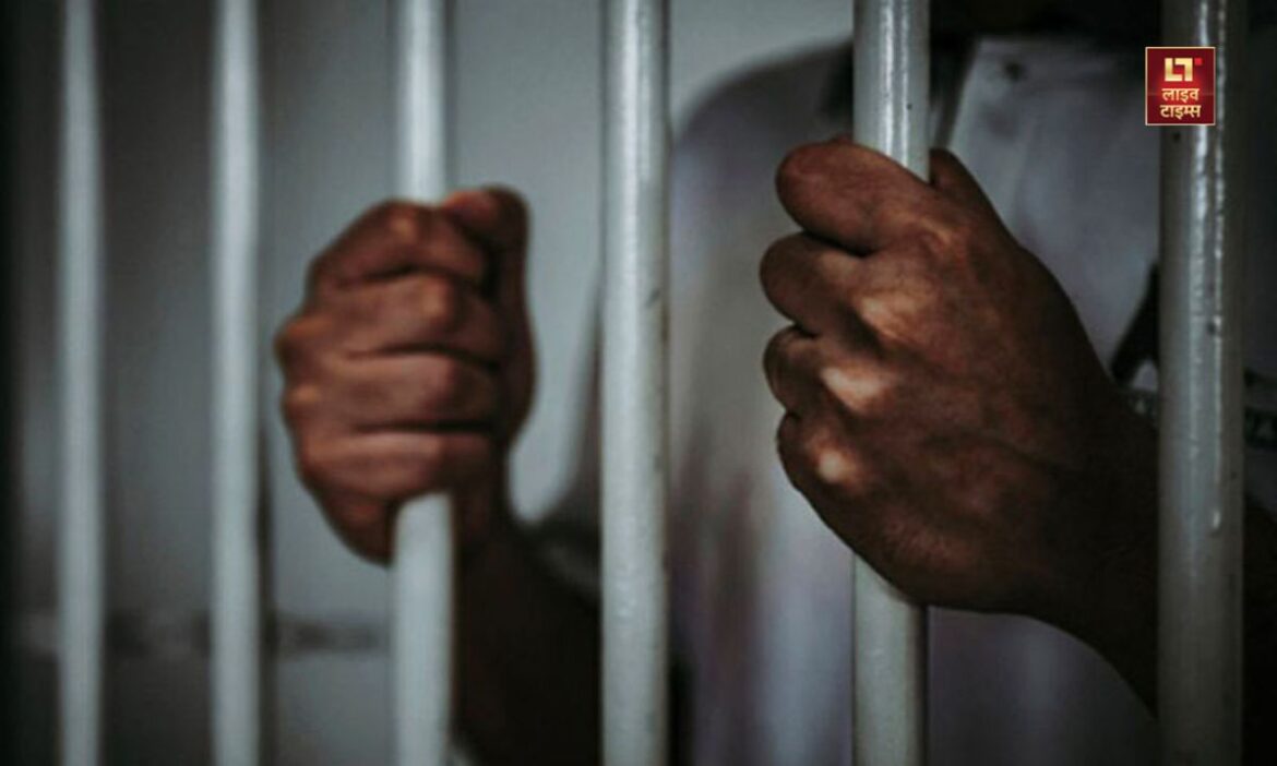 EOW caught assistant accountant red handed - Live Times