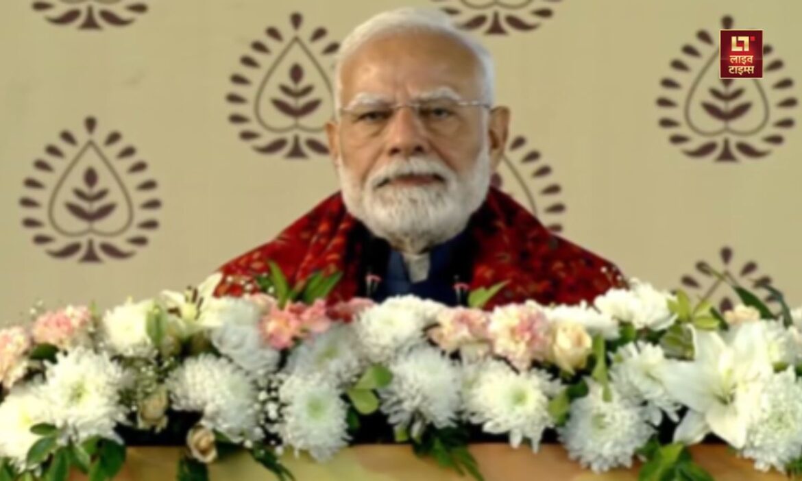 PM Modi blew the election bugle before Delhi elections