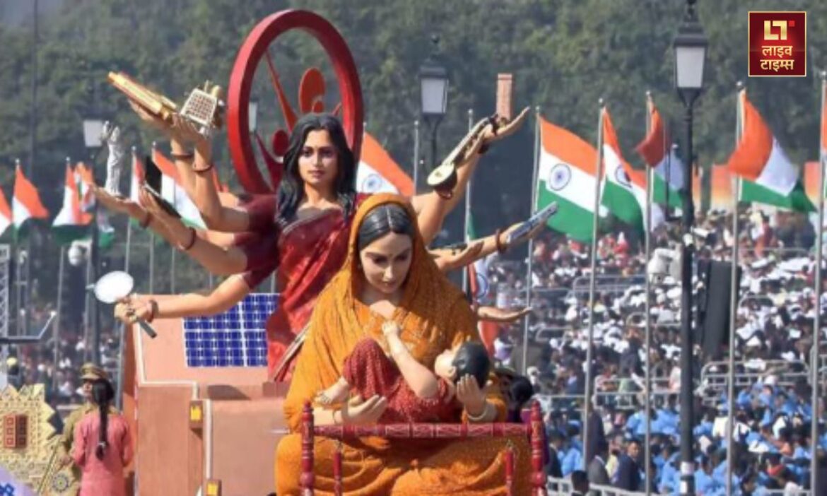 Love of mother and son shown in the tableau