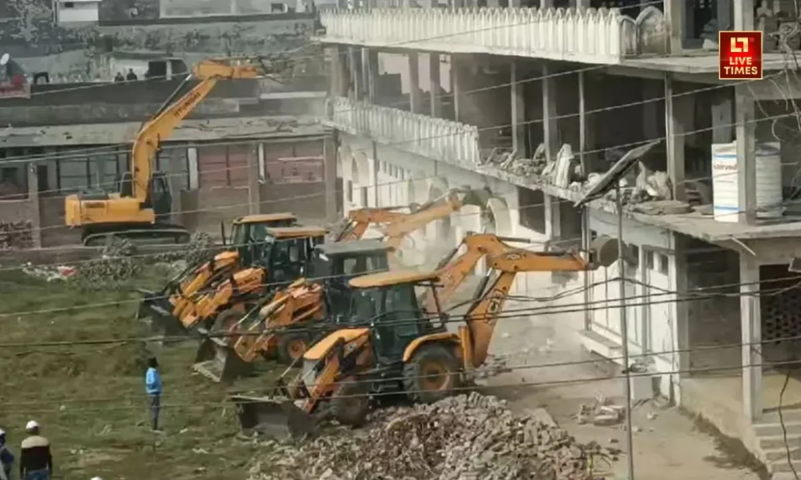 Kushinagar, Masjid, bulldozer action, Madni Masjid, mosque Controversy, bulldozer action in Kushinagar,