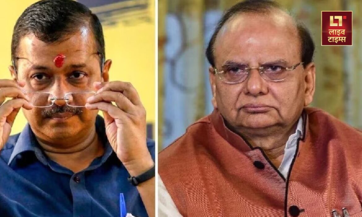 Arvind Kejriwal House Raids: दिल्ली के एलजी वीके सक्सेना के आदेश के बाद भ्रष्टाचार निरोधक ब्यूरो (ACB) की टीम आम आदमी पार्टी के संयोजक अरविंद केजरीवाल के घर पहुंच गई है.