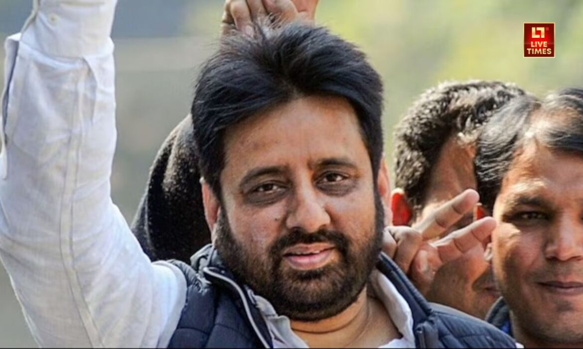 Amanatullah Khan: आम आदमी पार्टी के विधायक अमानतुल्लाह खान ने दिल्ली के राउज एवेन्यू कोर्ट में अग्रिम जमानत याचिका दायर की थी, जिसके बाद से अदालत ने फैसला सुनाते हुए उन्हें राहत दे दी है.