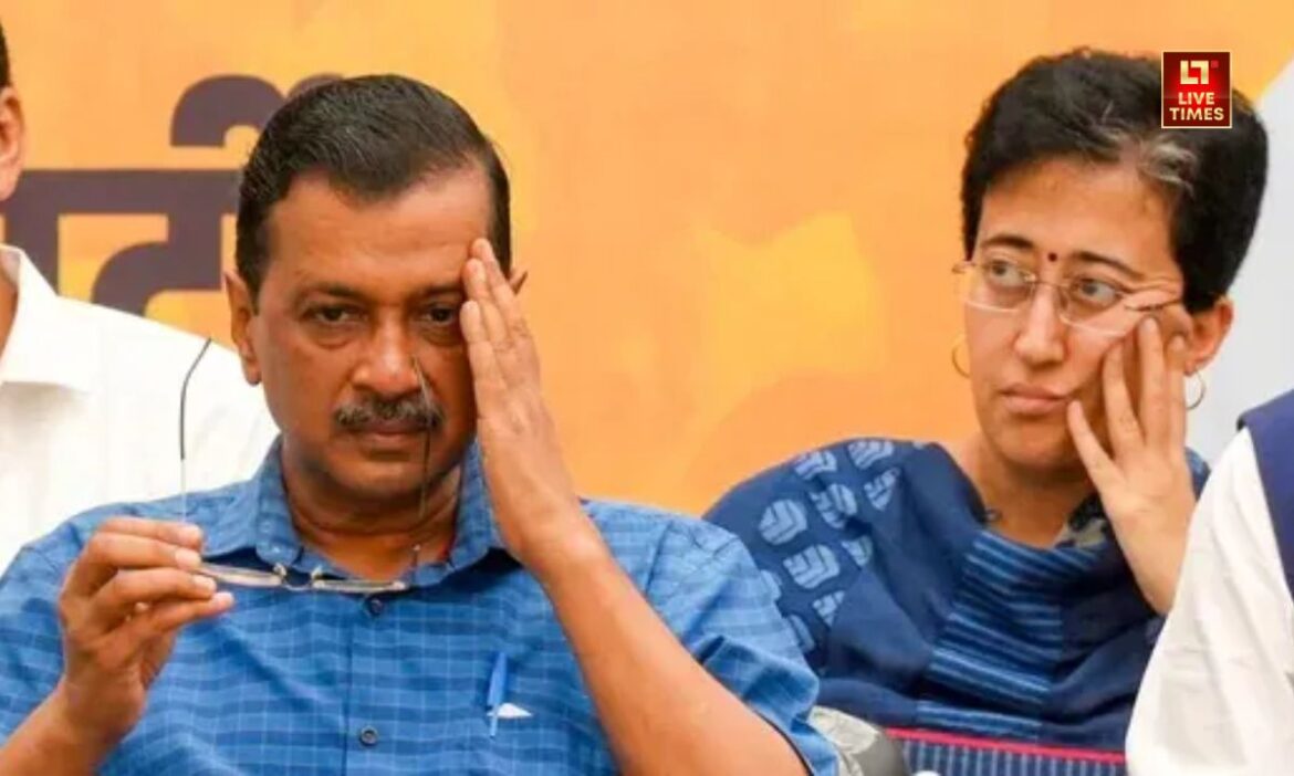 Arvind Kejriwal Sheesh Mahal : आम आदमी पार्टी के मुखिया अरविंद केजरीवाल की मुश्किलें थमने का नाम नहीं ले रहीं हैं. इस बीच केंद्रीय सतर्कता आयोग शीशमहल को लेकर जांच के आदेश दिए हैं.
