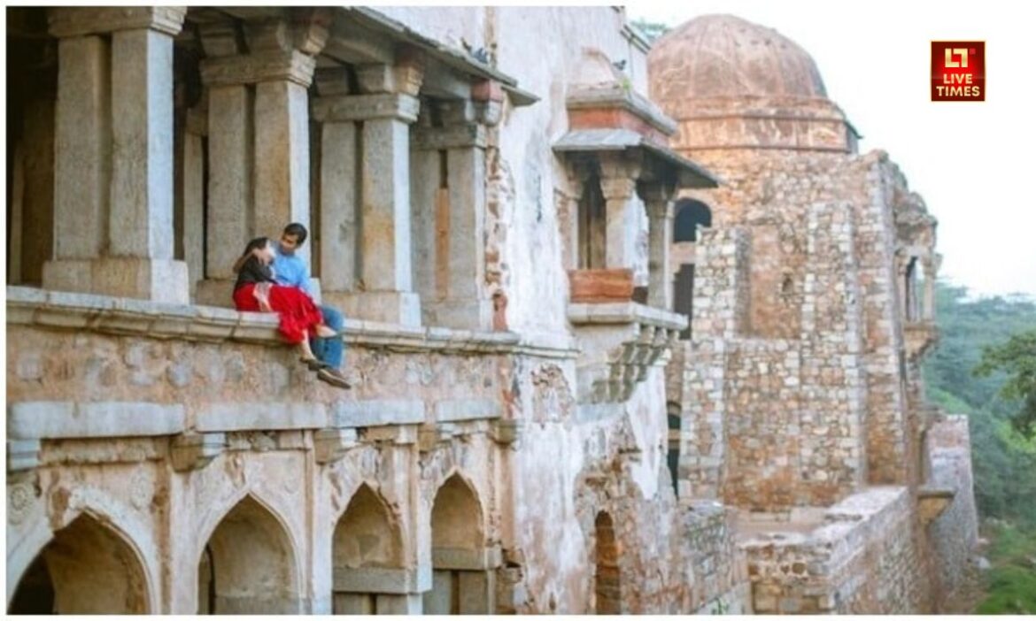 Places To Visit In Delhi : वीकेंड के दिनों में आप अक्सर इसको लेकर कन्फ्यूज रहते हैं कि कम समय में ऐसी कौन सी जगह एक्सप्लोर करें. हम आपके लिए कुछ ऐसे ही जगह लेकर आएं हैं जो दिल्ली से बहुत करीब हैं.