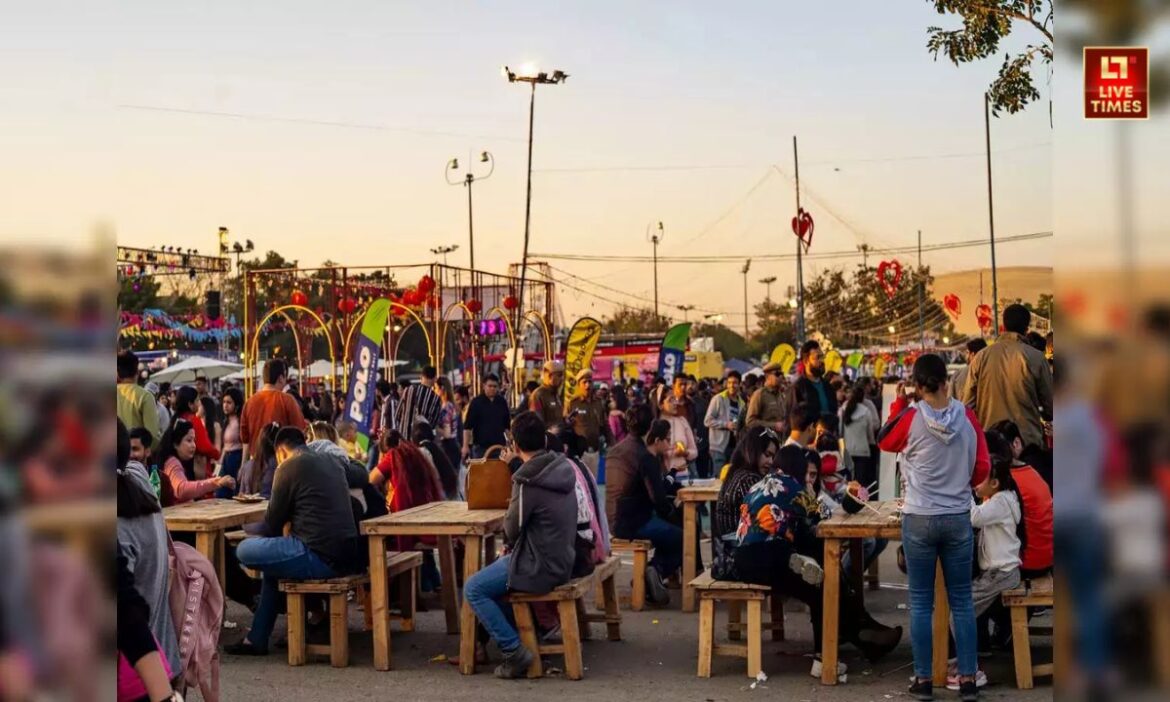 Places To Visit On Weekend: दिल्ली की भागदौड़ भरी जिंदगी आपको बिल्कुल थका देती है. ऐसे में जैसे ही वीकेंड आता है हम सभी एक रिलेक्स और ट्रैवलिंग लाइफ जीना चाहते हैं.