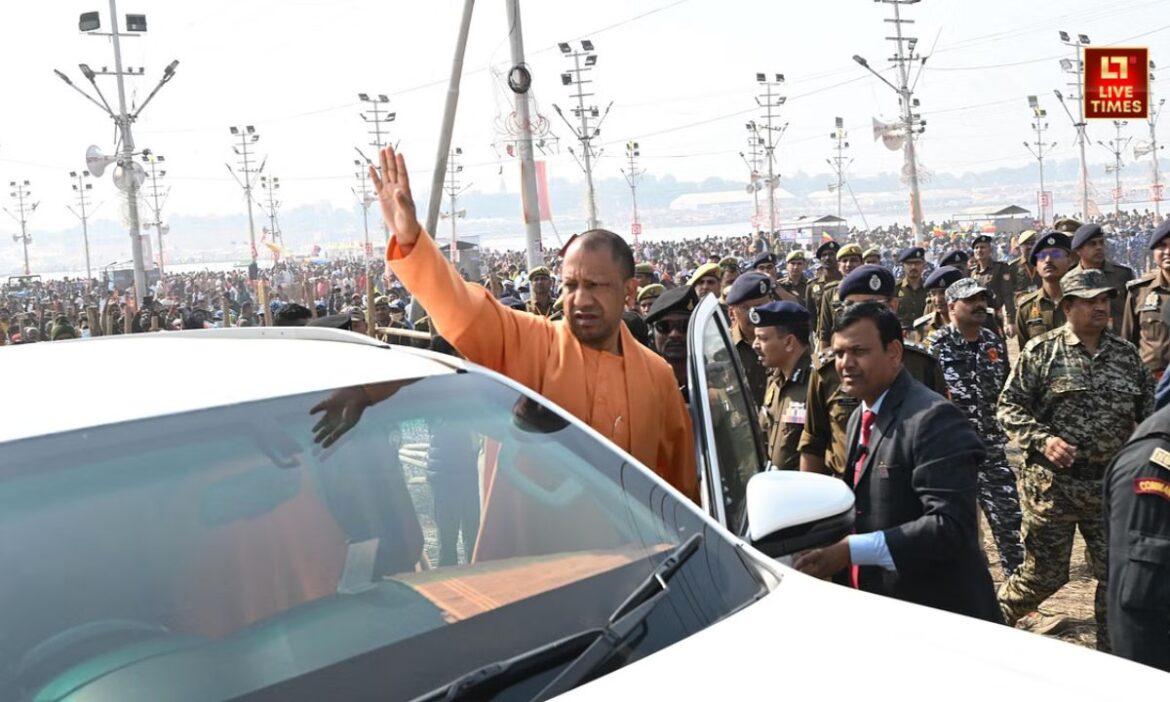 Maha Kumbh 2025 : उत्तर प्रदेश के सीएम योगी आदित्यनाथ आज यानी गुरुवार को प्रयागराज का दौरा करेंगे. इस दौरान वो महाकुंभ का औपचारिक समापन करेंगे और कई कार्यक्रमों में शाामिल होंगे.