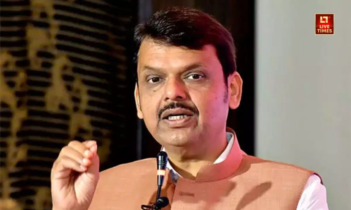 Nagpur Violence : औरंगजेब की कब्र हटाने को लेकर विश्व हिंदू परिषद ने 17 मार्च को जमकर प्रदर्शन किया था. इस कड़ी में CM देवेंद्र फडणवीस ने नागपुर में प्रेस कॉन्फ्रेंस कर बड़ा बयान दिया है.