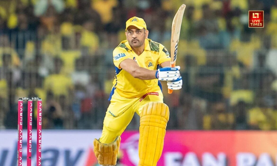 MS Dhoni : धोनी को लेकर CSK के फैन बेहद उत्साहित रहते हैं. भारतीय के फेवरेट खिलाड़ी में से लोग धोनी के जबरा फैन हैं. बस यहीं फैन फॉलोविंग उन के लिए आफत बनती जा रही है.