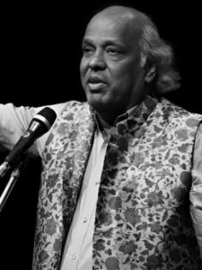Rahat Indori couplets won hearts