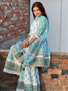 Every boy will be crazy about you when you wear these fancy suits of Avneet Kaur