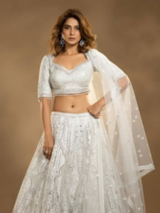 Wearing these blouse designs of Jennifer Winget will become people's favorite