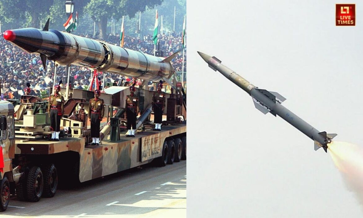 Indian Missiles: भारत की आधुनिक मिसाइल टेक्नोलॉजी अब सिर्फ बचाव नहीं, बल्कि दुश्मन को रोकने का सटीक हथियार बन चुकी है.थल, जल और नभ में भारत की ताकत बढ़ाने वाली ये मिसाइलें तकनीकी दृष्टि से इतनी उन्नत हैं कि दुश्मन को पहले ही कदम पीछे खींचने पर मजबूर कर देती हैं.