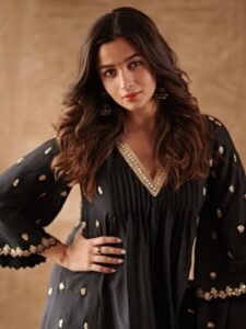 These sleeve designs will add glamour to your suit