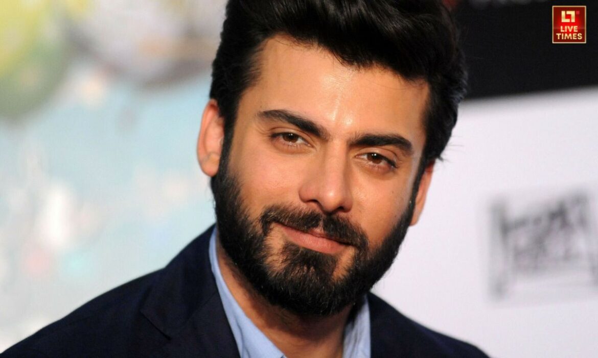Fawad Khan: पाकिस्तानी अभिनेता फवाद खान की आगामी बॉलीवुड फिल्म 'अबीर गुलाल' विवादों में फंस गई है. पहलगाम में हुए आतंकवादी हमले के बाद से इस फिल्म के खिलाफ देशभर में बॉयकॉट की मांग उठने लगी थी.