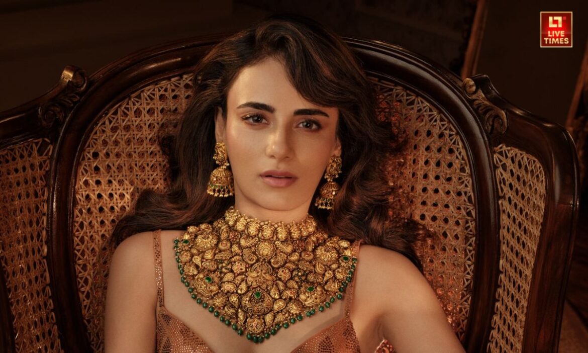 Gold Rate Crossed 1 Lakh : गोल्ड की कीमतें हर रोज नया रिकॉर्ड सेट कर रही हैं. दिल्ली में 10 ग्राम सोने की कीमत 1 लाख रुपये पर पहुंच गया है.