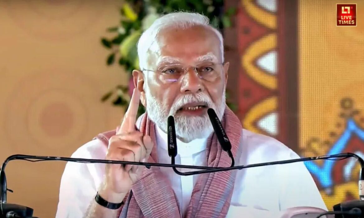 Pahalgam Attack: प्रधानमंत्री नरेन्द्र मोदी ने अपने "मन की बात" कार्यक्रम में पहलगाम में हुए आतंकवादी हमले का जिक्र किया और गहरा दुख व्यक्त किया. उन्होंने कहा कि यह हमला आतंकवादियों और उनके सरपरस्तों की हताशा और कायरता को दिखाता है.