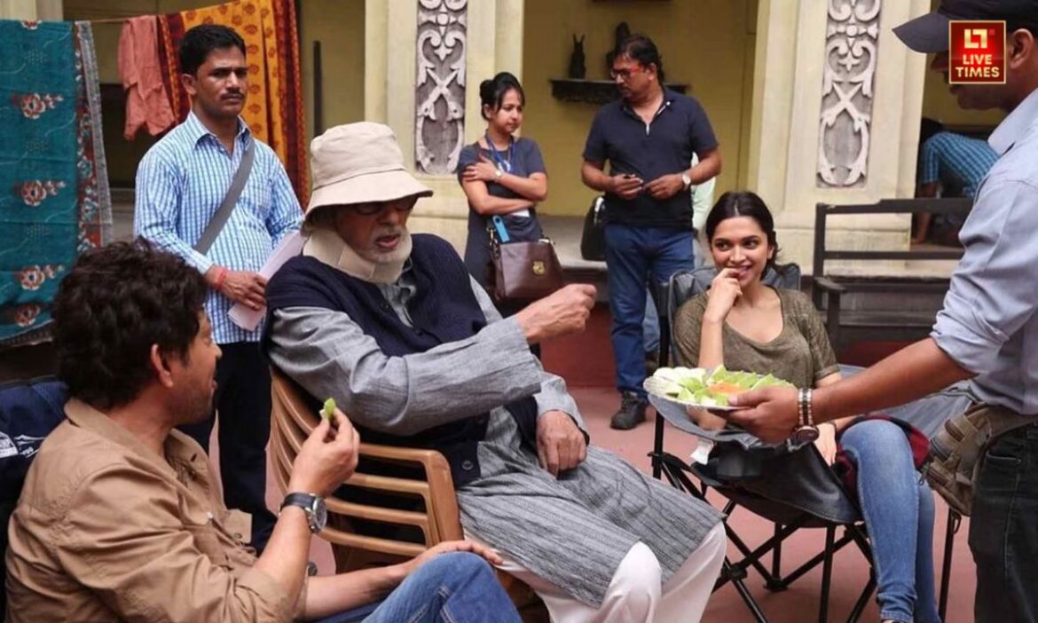 Piku Movie Re-Release: साल 2015 में रिलीज हुई फिल्म पीकू को फैन्स का खूब प्यार मिला था. अब एक बार फिर ये सिनेमाघरों में उतरने को तैयार है.