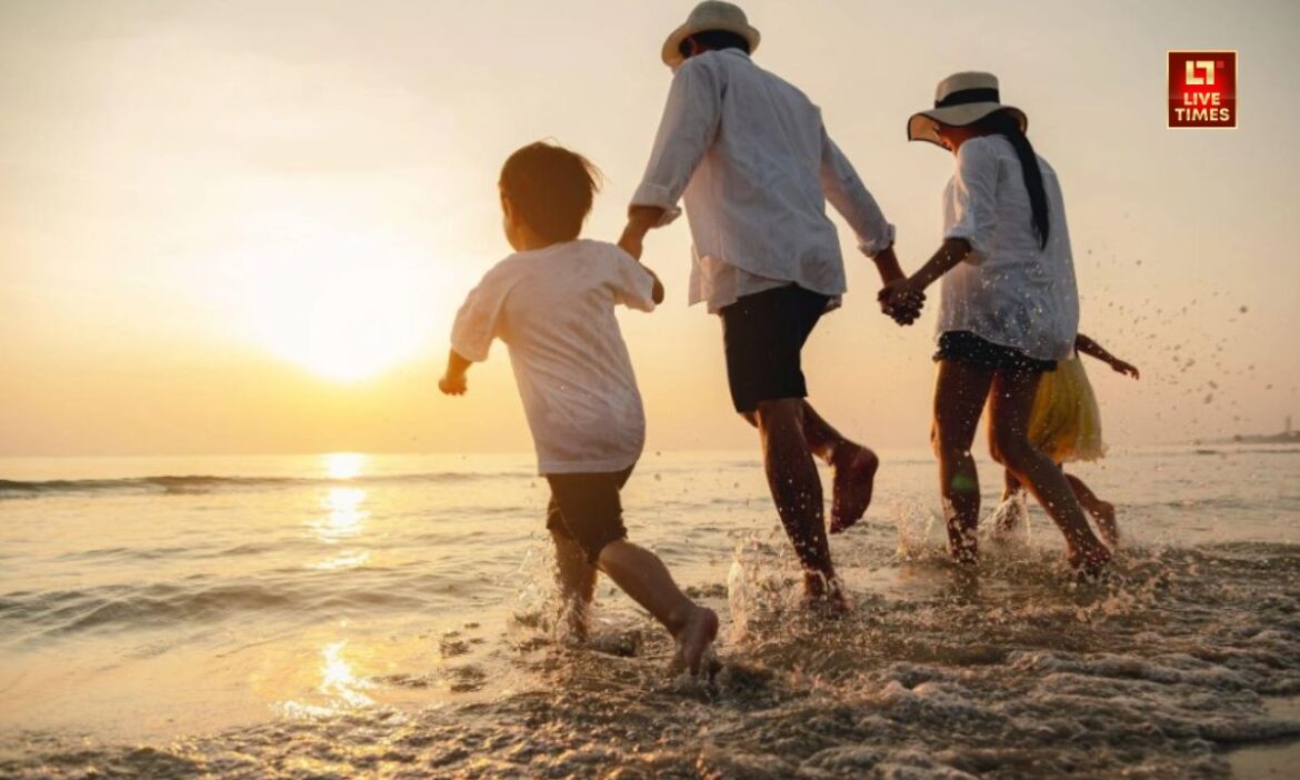 Travelling Tips For Summers : अगर आपको घूमना बेहद पसंद है और गर्मियों में ट्रैवल कर रहे हैं तो आपको कई परेशनियों का सामना करना पड़ सकता है. ऐसे में कुछ बातों का जरूर ध्‍यान रखना चाह‍िए.