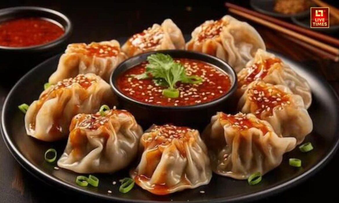 Different Types Of Momos : आज हम आपके लिए अलग-अलग टाइप के मोमोज लेकर आए हैं जो आपको एक बार तो जरूर ट्राई करना चाहिए.