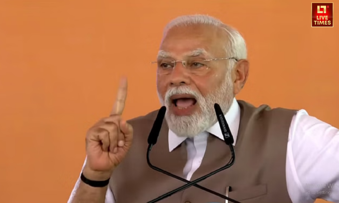 कानपुर की धरती से प्रधानमंत्री नरेंद्र मोदी ने पाकिस्तान को एकबार फिर ललकारा है. इसके साथ ही पीएम मोदी ने आतंक के पनाहगार पाकिस्तान को खुला चैलेंज भी दिया है.